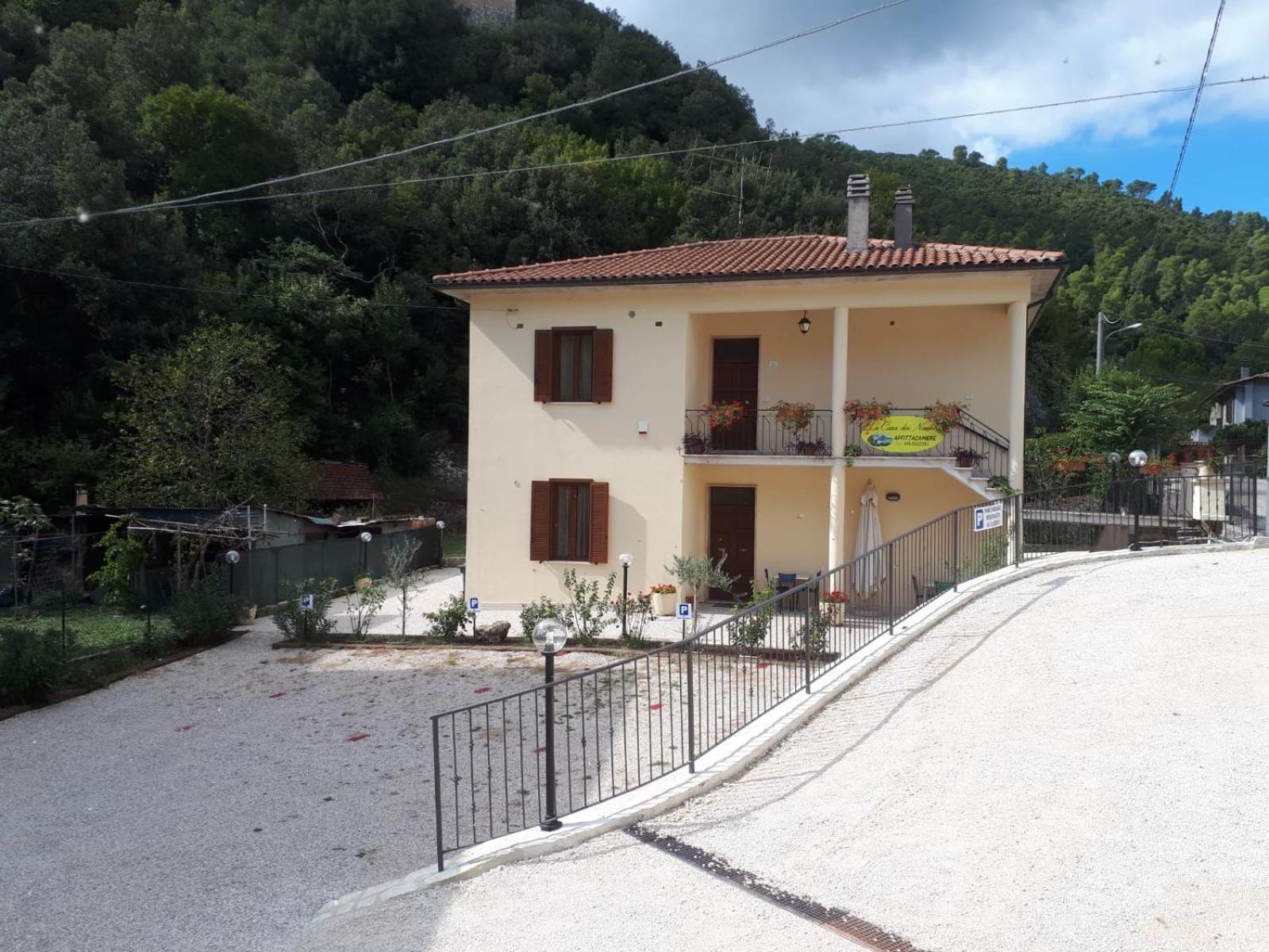 Отель La Casa Dei Nonni Torre Orsina Экстерьер фото